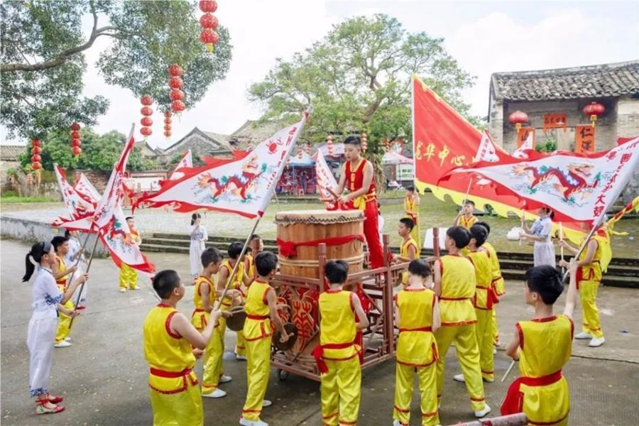 “龙华招聘新伙伴，共享活力工作时光”